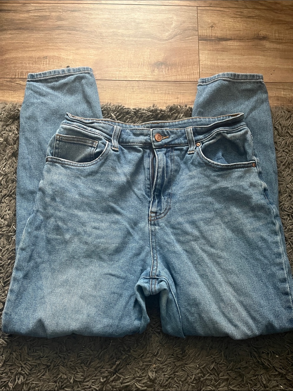 Distressed Jeans 👖 - Picture 4 of 5